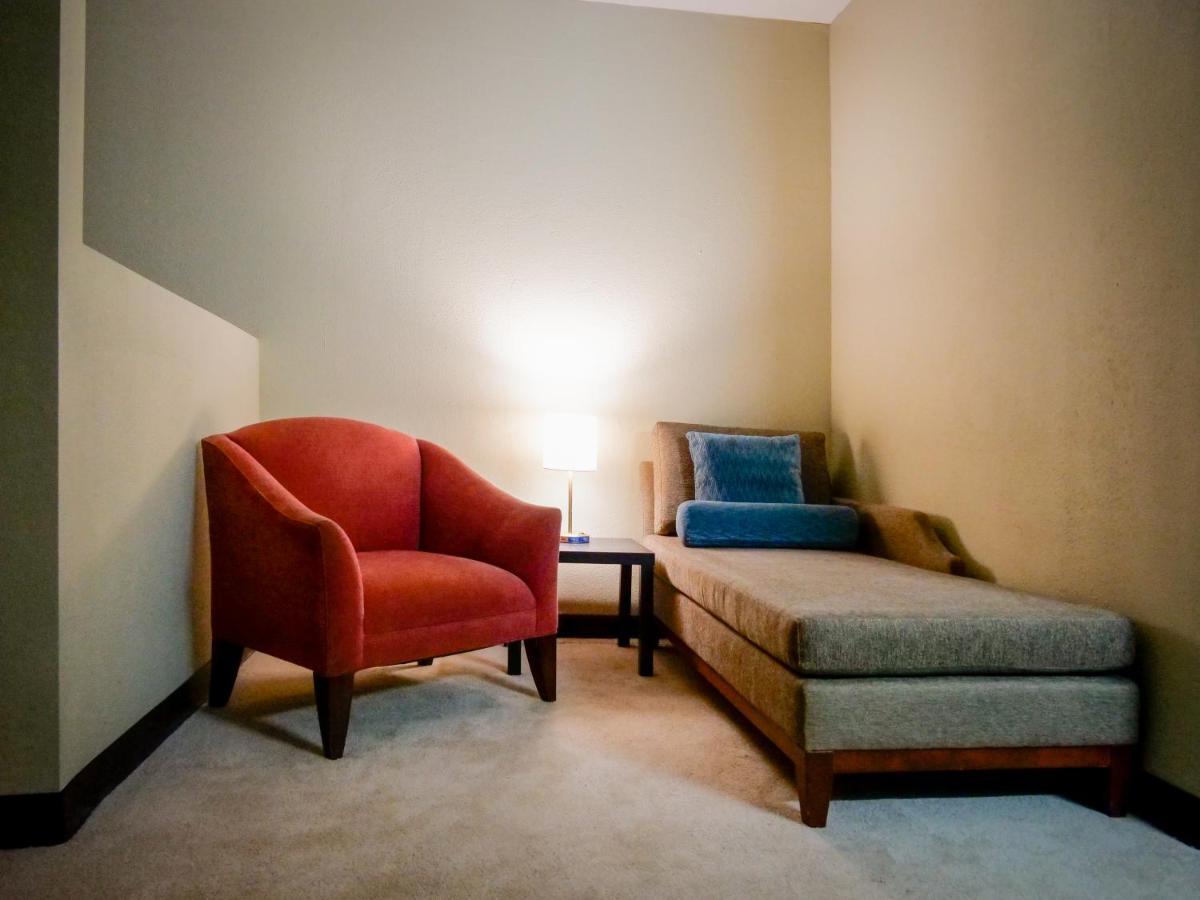 Travelodge By Wyndham St. Louis Berkeley Экстерьер фото